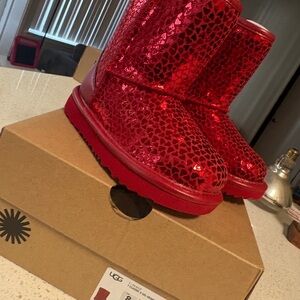 UGG Kids Glittery Red Heart-Pattern Short Boot